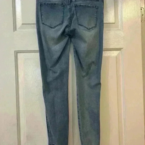 KanCan Distressed Light Stretchy Denim - Picture 3 of 4